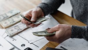 زلزله در بازار دلار در پی موج طوفانی حملات ایران به اسرائیل | قیمت دلار امروز یکشنبه ۲۵ خرداد ۱۴۰۴ + جدول قیمت