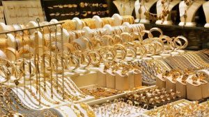 قیمت طلا ۲۴ عیار امروز پنجشنبه ۵ تیر ماه ۱۴۰۴ تحت تاثیر هجوم حملات جهانی علیه ترامپ