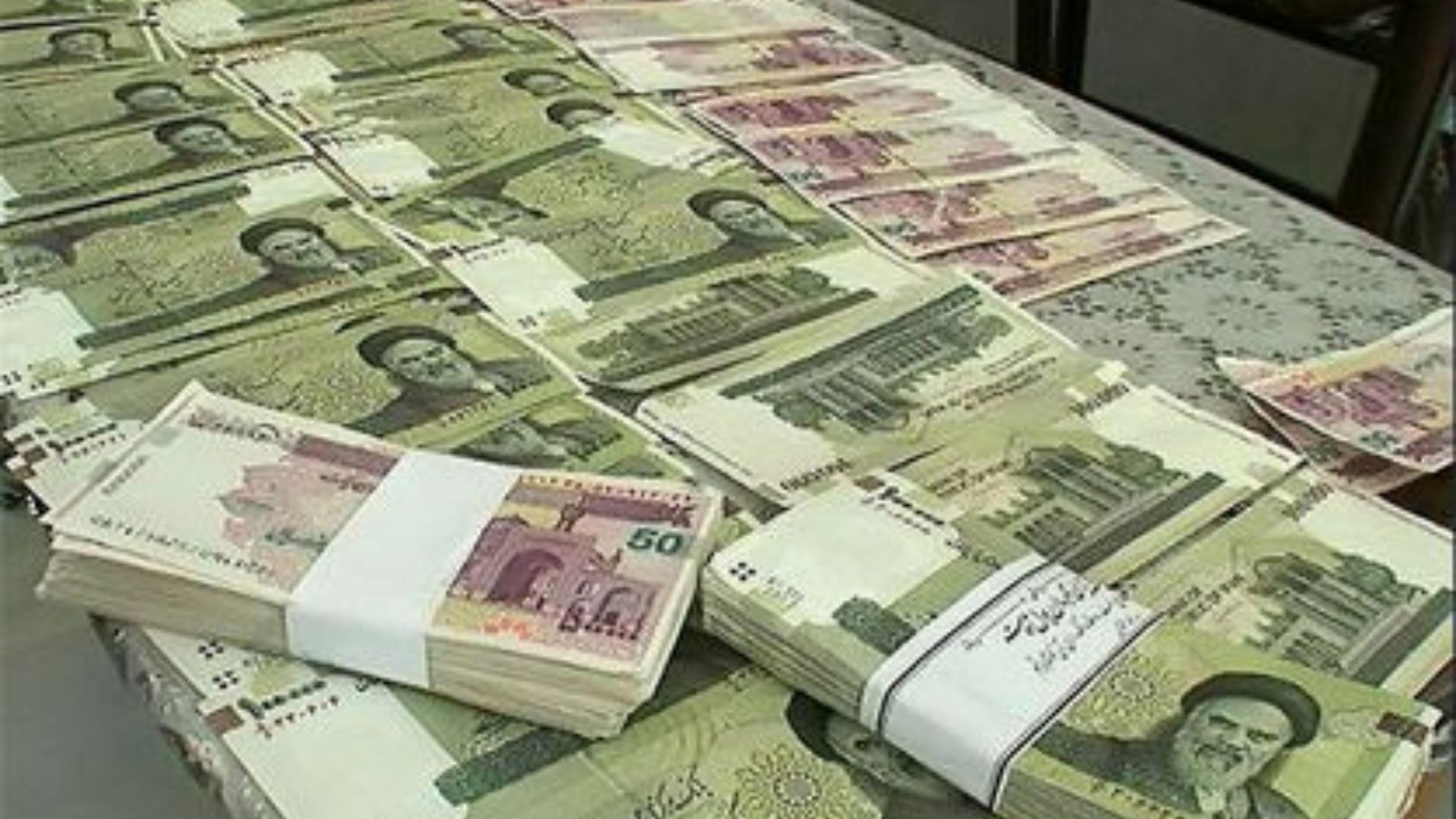 حقوق کارکنان دانشگاه آزاد 34 درصد افزایش یافت