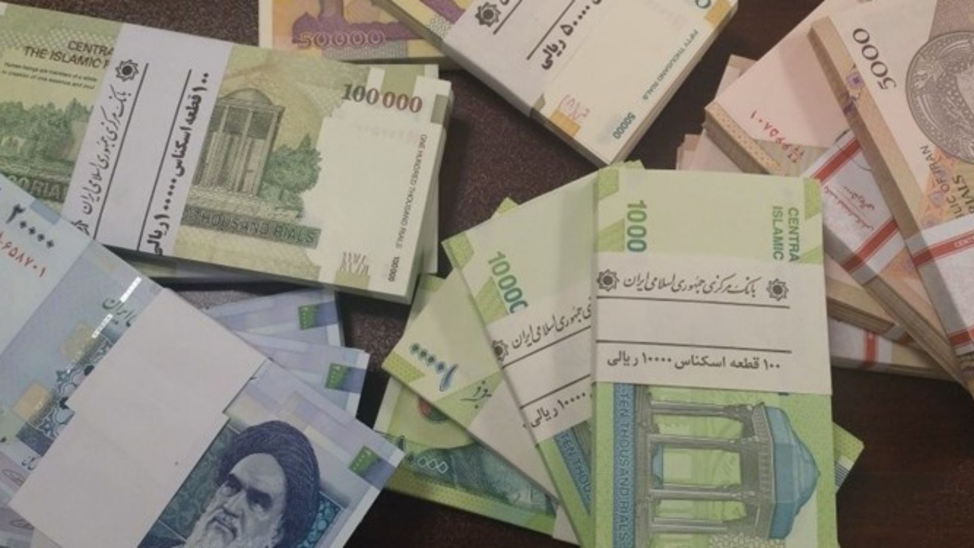وام 100 میلیون تومانی بدون ضامن بانک ملت برای همه | دریافت وام فوری با اقساط 60 ماهه