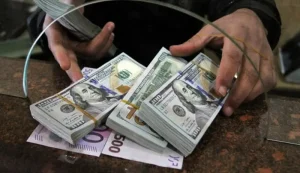قیمت دلار و یورو در مرکز مبادله ایران؛ دوشنبه ۱۹ خرداد