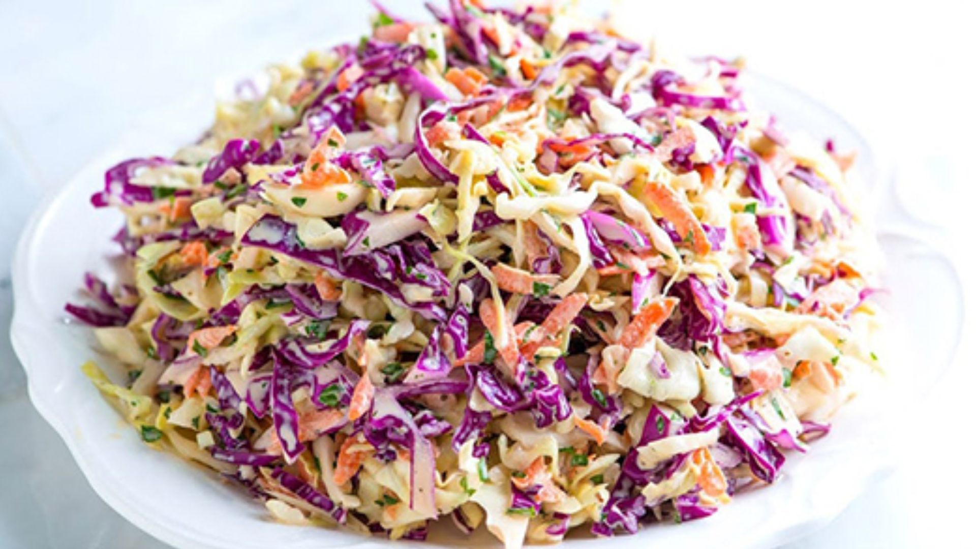 طرز تهیه سالاد کلم تابستانی