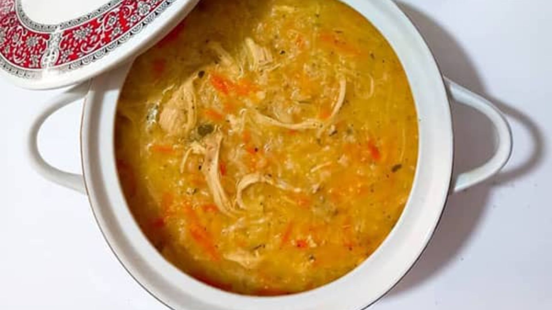 طرز تهیه سوپ مرغ مجلسی