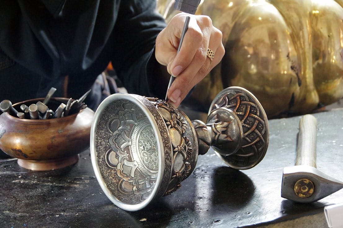 آموزش قلم‌زنی و ایجاد درآمد از آن