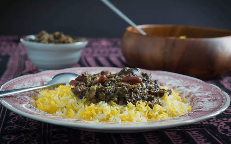 خورش قورمه سبزی دستور تهیه انواع خورشت با گوشت قرمز (۶ خورش بی نظیر ایرانی)