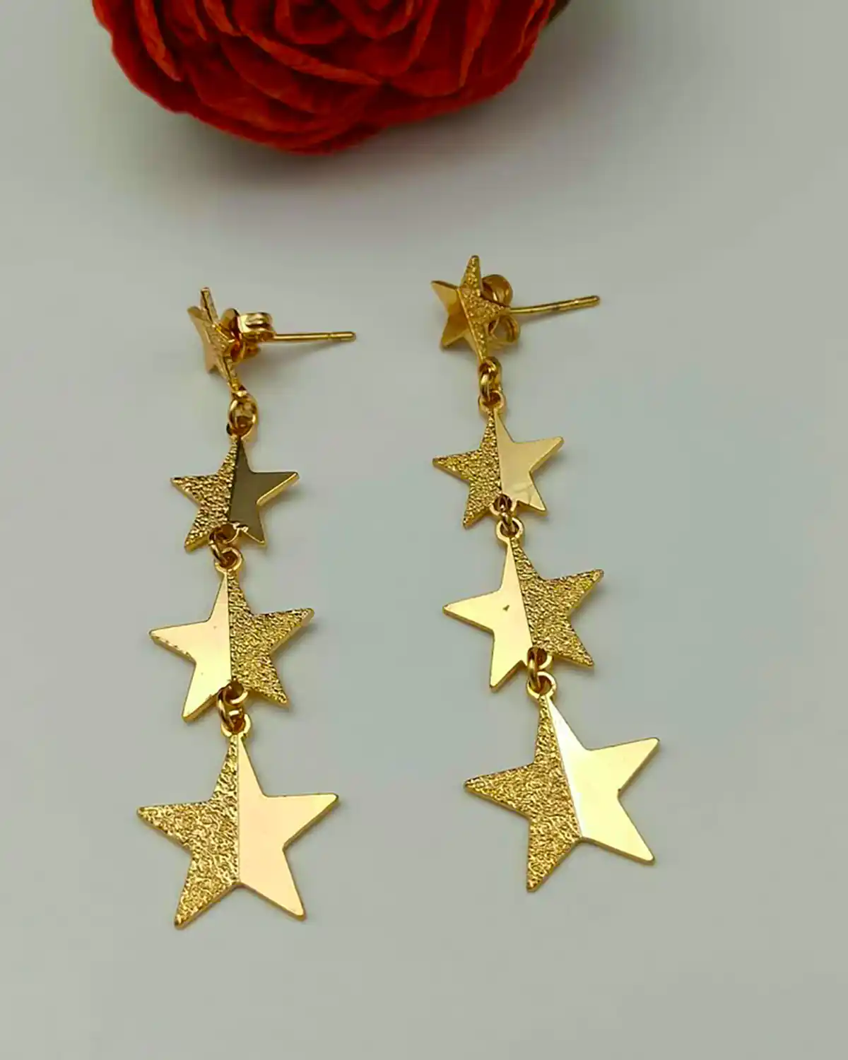 گوشواره طلا آویزی خاص