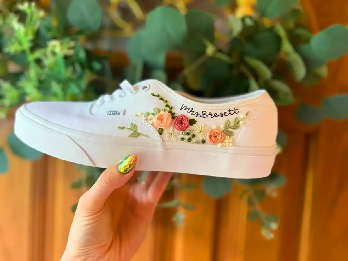 کالج گلدوزی شده زیبا