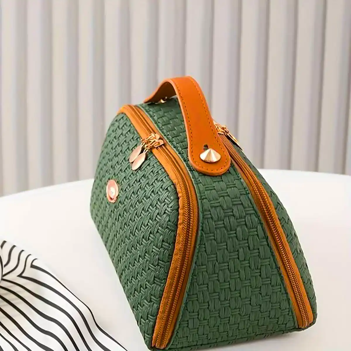 کیف لوازم آرایش پارچه ای