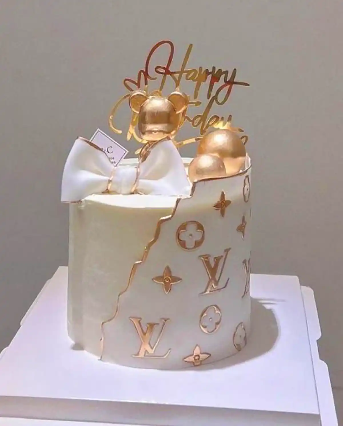 کیک با تم دخترانه زیبا