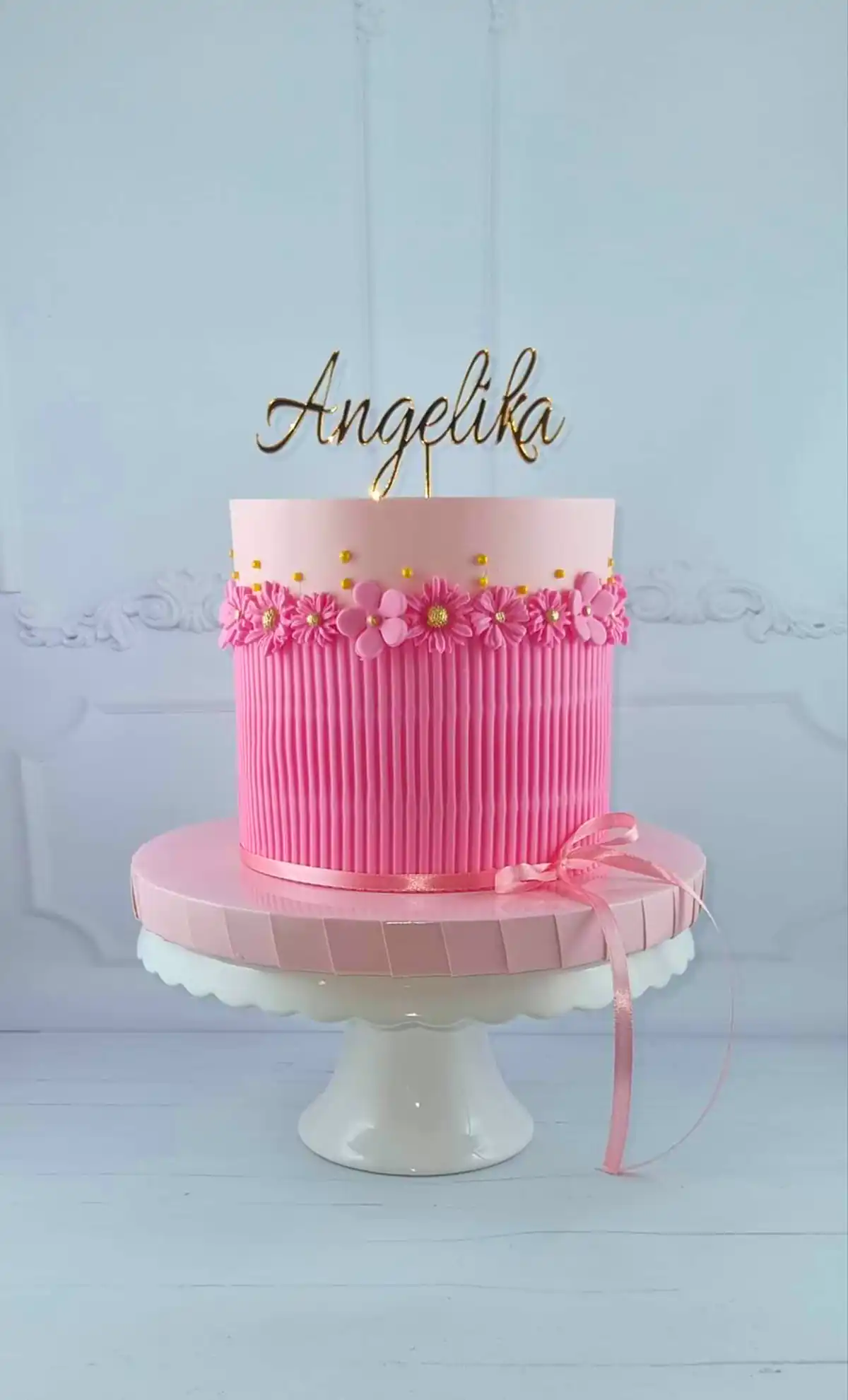 کیک با تم دخترانه زیبا