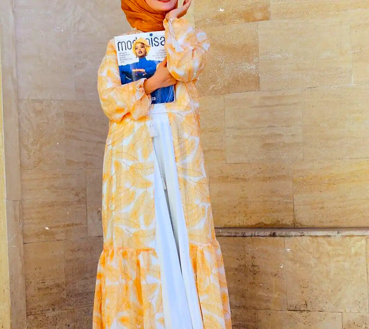 مانتو طرحدار شیک حریر