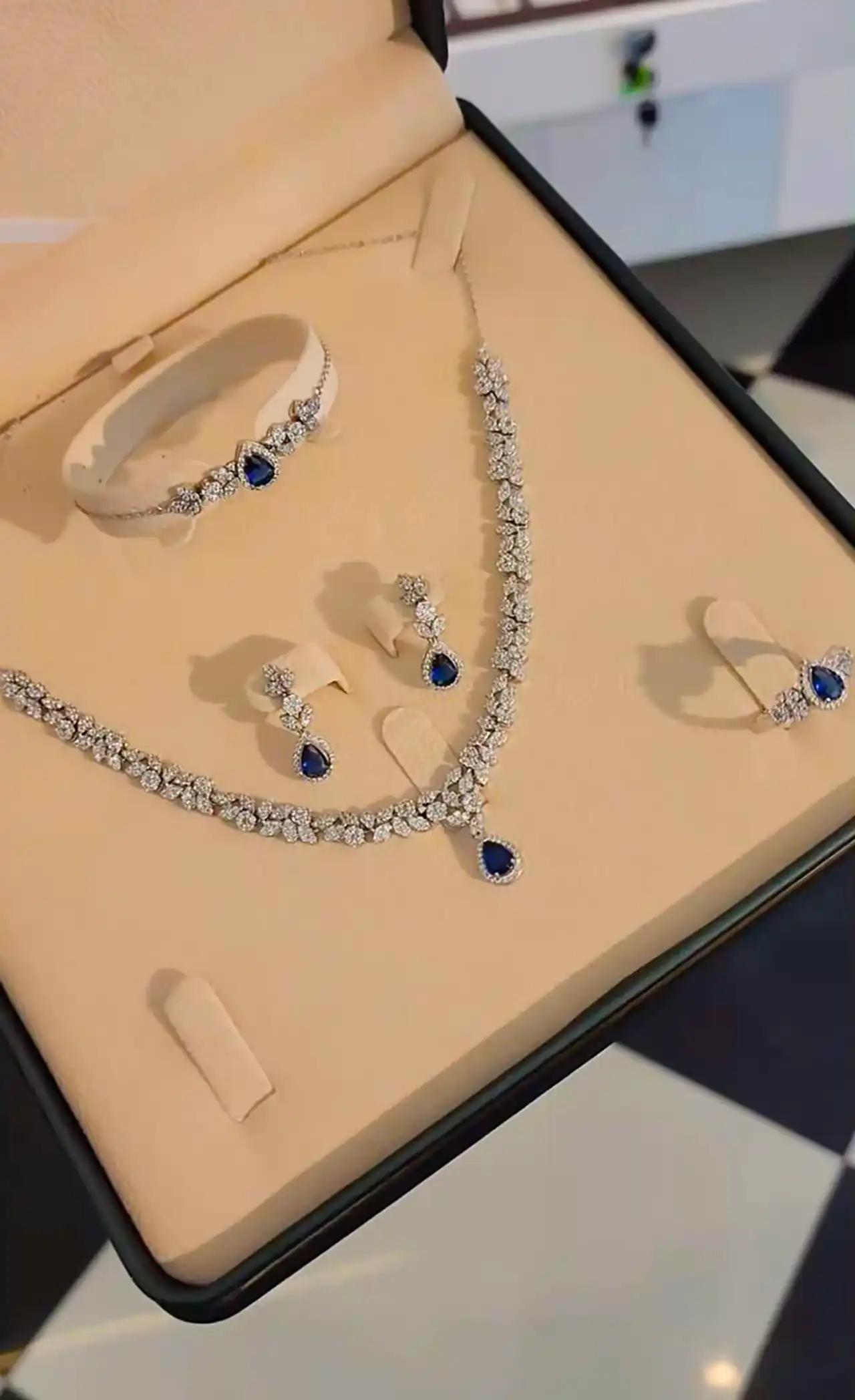 نیم ست لاکچری شیک