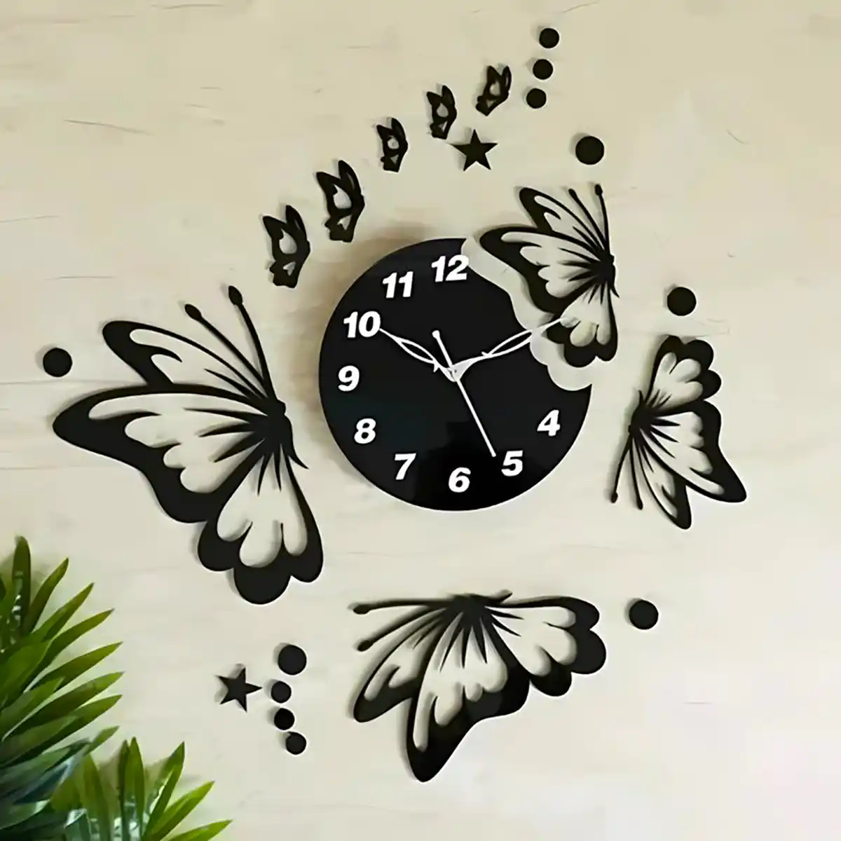ساعت دیواری چوبی فانتزی
