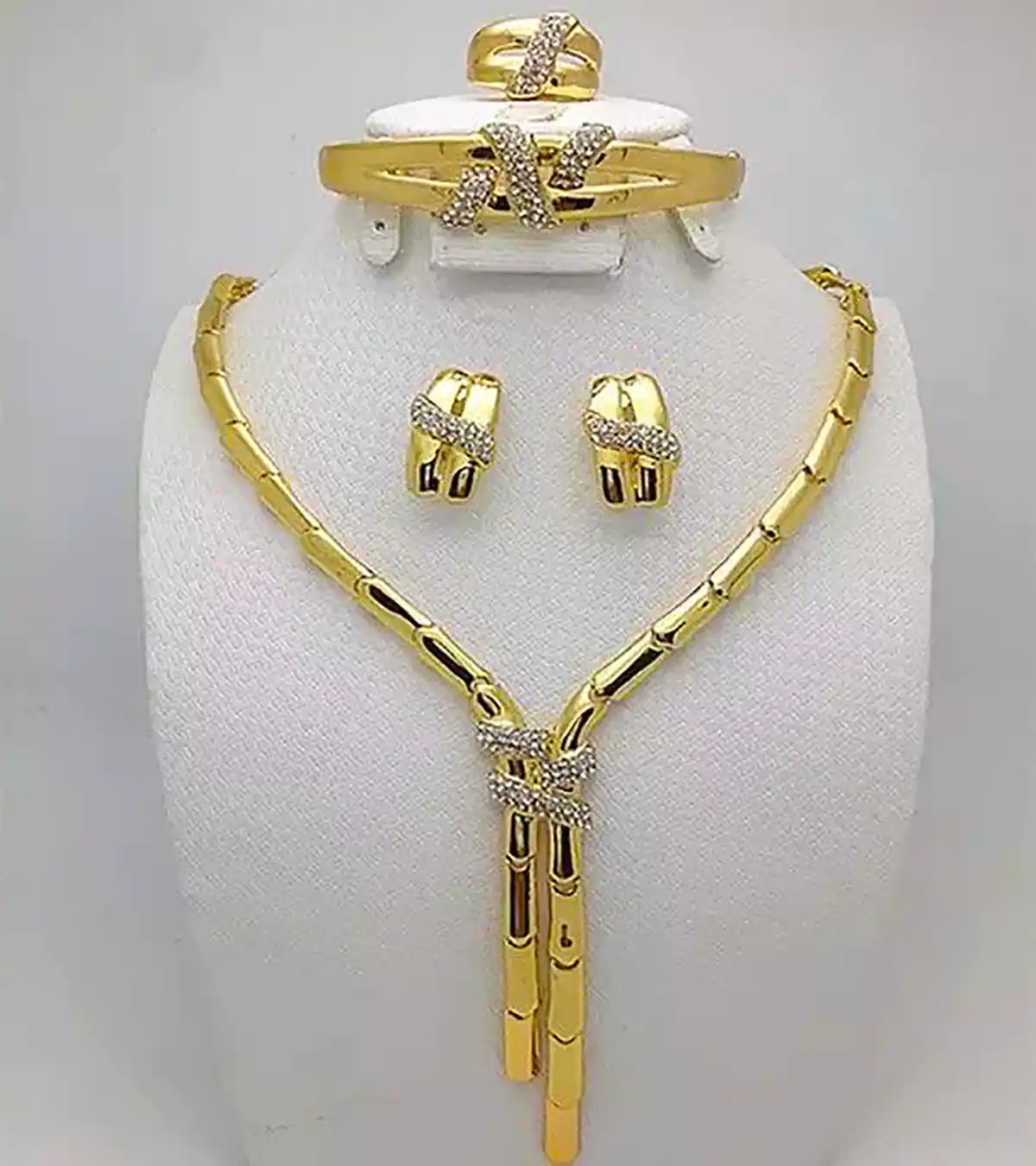 سرویس چوکر زیبا عروس