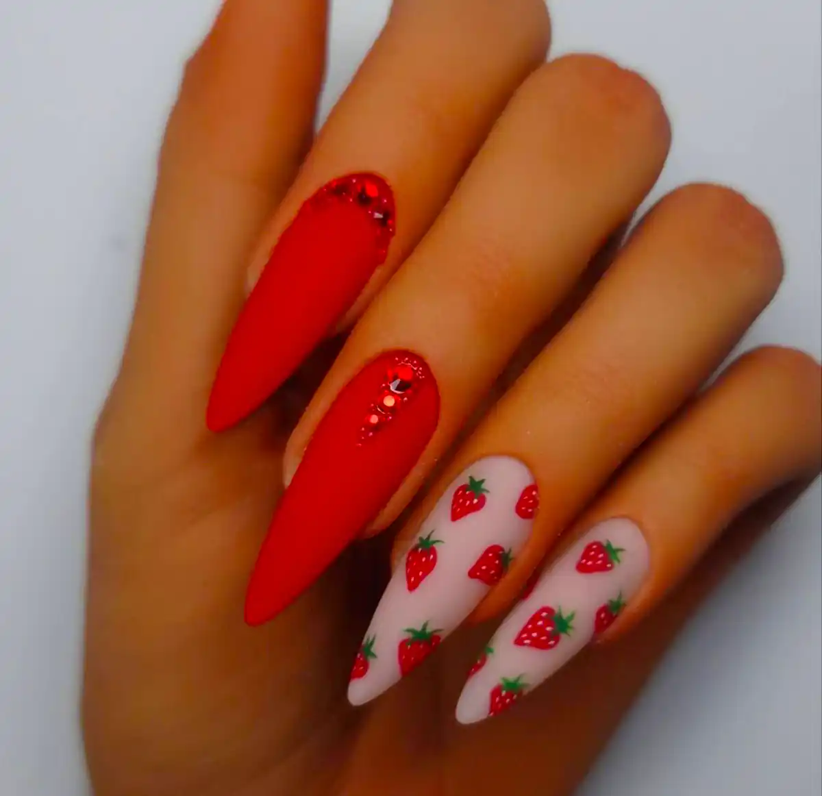 طراحی ناخن باکلاس و بینظیر