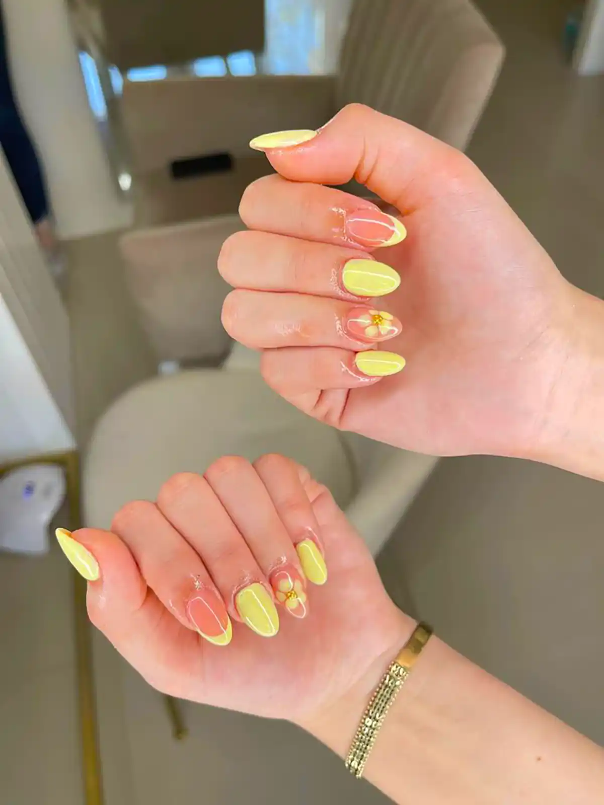 طراحی ناخن زرد شیک و ترند