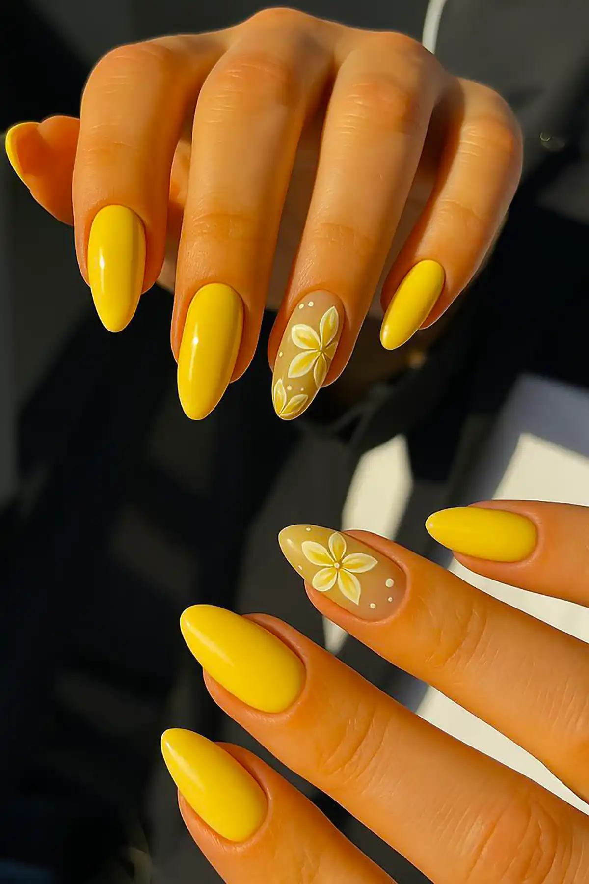 طراحی ناخن زرد شیک و ترند