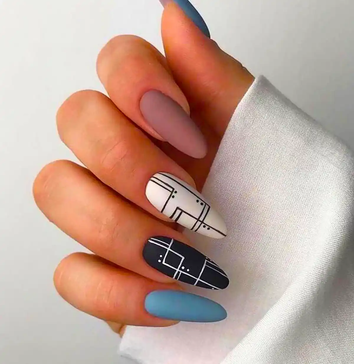 طراحی طرح مختلف ناخن