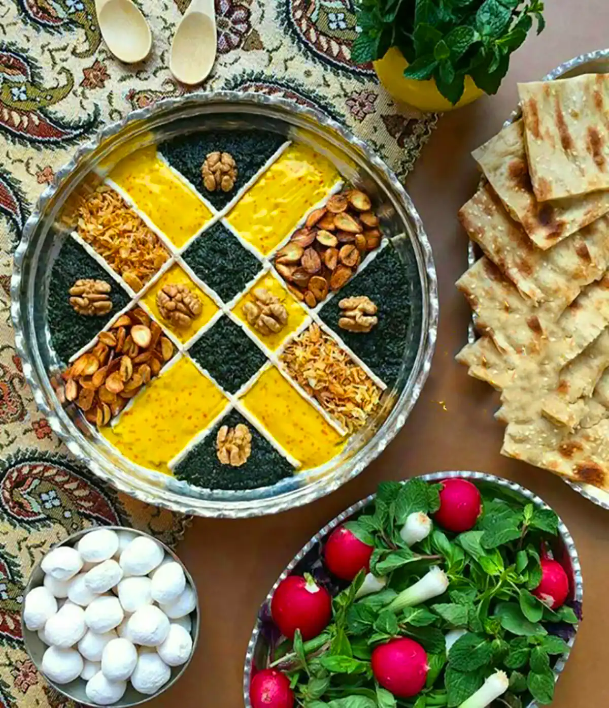 تزئین کشک و بادمجون مجلسی