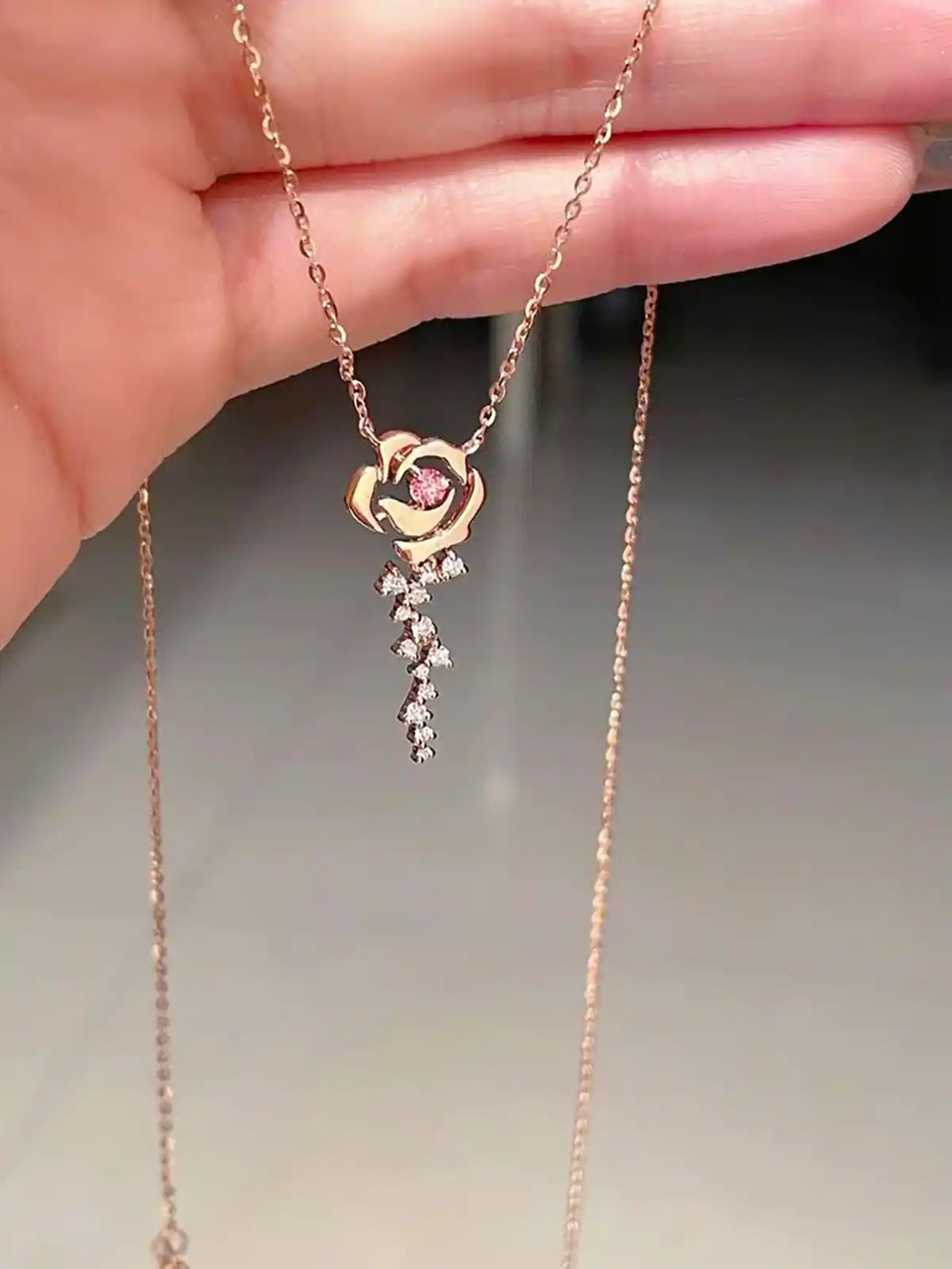 تو گردنی طلا باکلاس