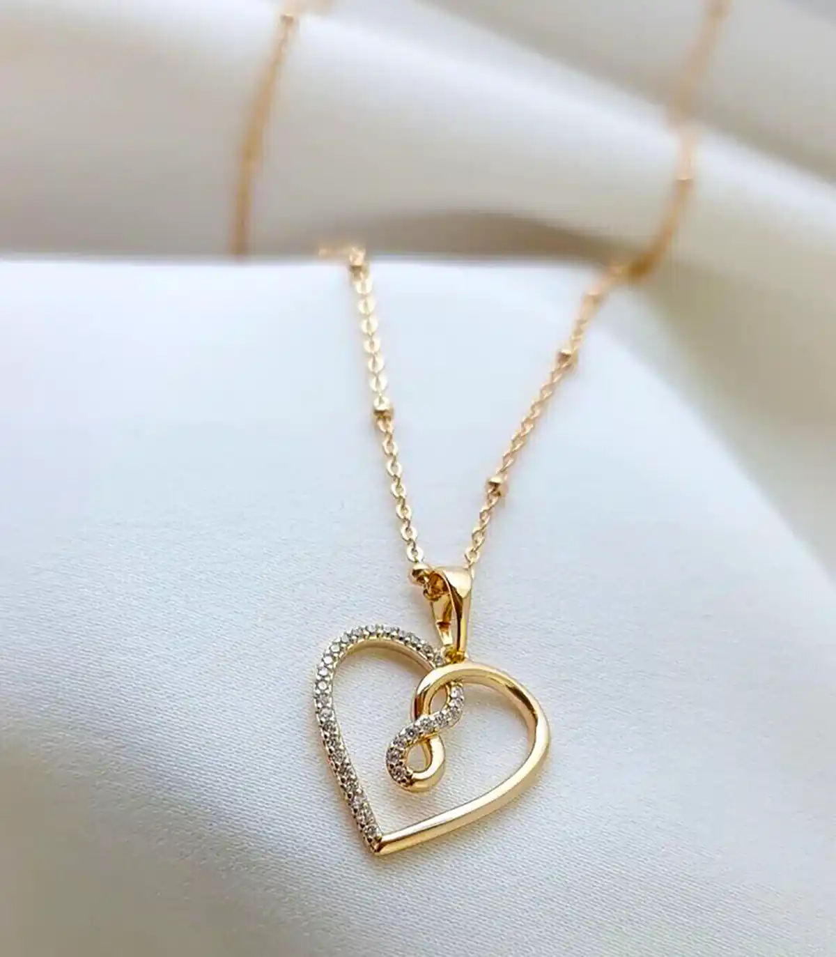 تو گردنی طلا باکلاس