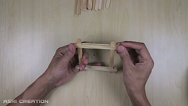 نحوه ساخت یک فانوس تزئینی زیبا با استفاده از چوب بستنی